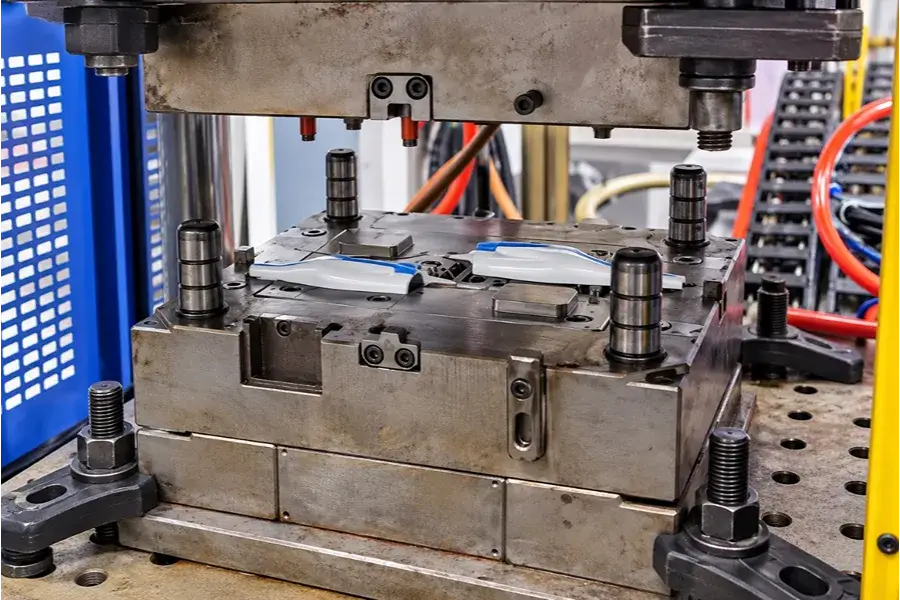 Overmolding Tool Positioning and Secondary Mold Closing